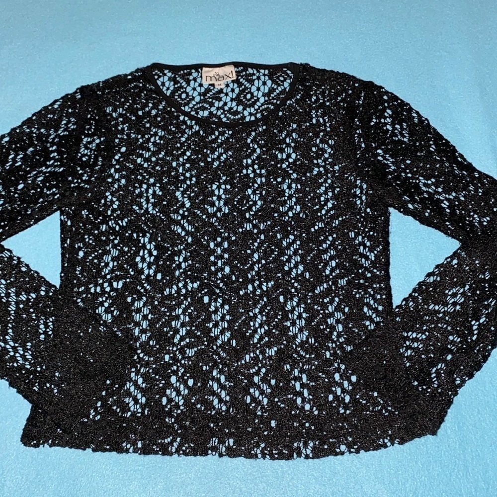TO THE MAX floral crocheted long sleeve pullover stretchy top size M